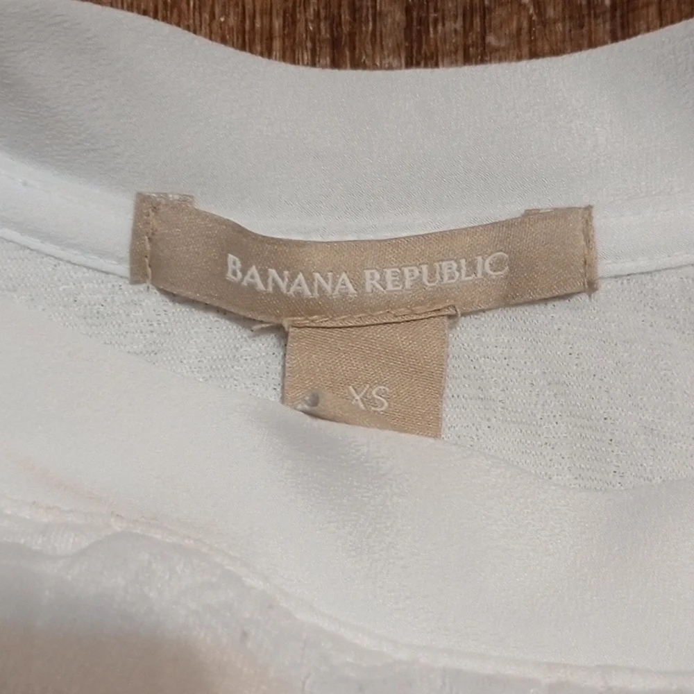 Banana Republic White Textured Blouse